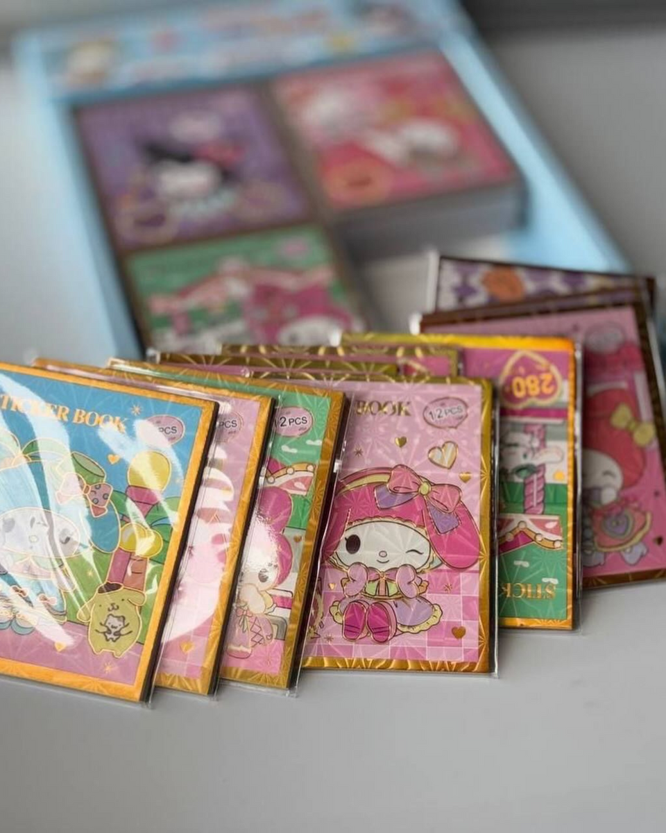 دفتر ستيكرات صغير يحتوي على ١٢ ستيكر